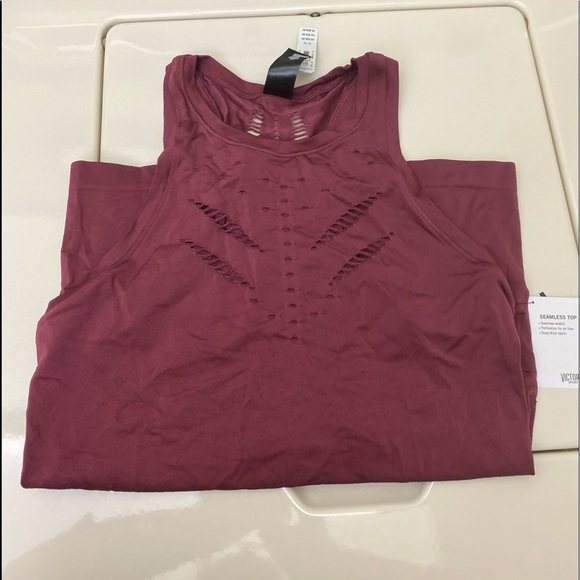 Victoria's Secret Other - Victoria Sport Seamless Top Size Medium NWT